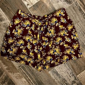 ✨EUC✨ Floral Wrap Shorts with Tie Front Size L